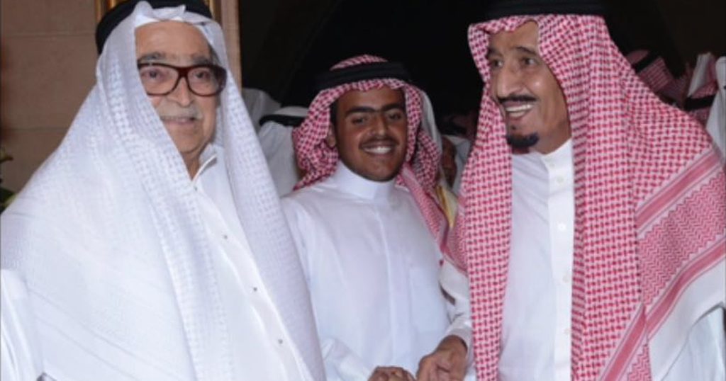 رجل الأعمال صالح عبد الله كامل مع خادم الحرمين الشريفين الملك سلمان بن عبد العزيز آل سعود