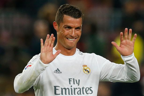 ريال مدرير تعرض كريستيانو رونالدو للبيع لمانشستر يونايتد