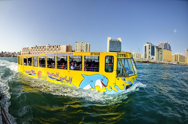 صور الباص العجيب في دبي