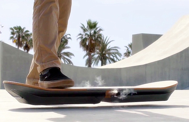 لكزس تصنع لوح حائم Hoverboard