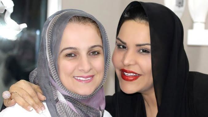 إبتسامة الملكة