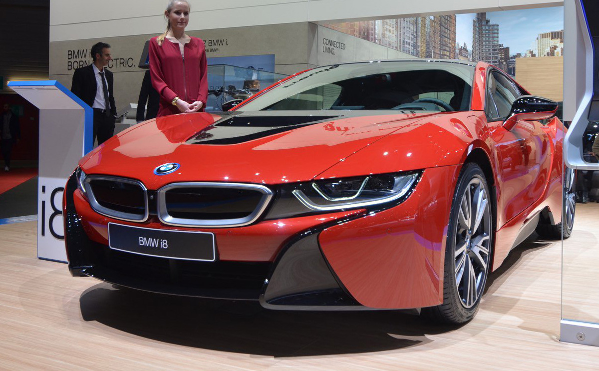 مواصفات بي ام دبليو i8 الحمراء
