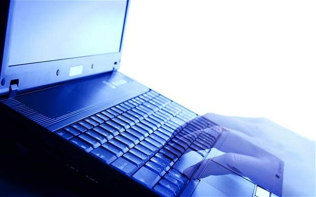 تنبيه من فيس بوك بسبب قرصنة الحسابات