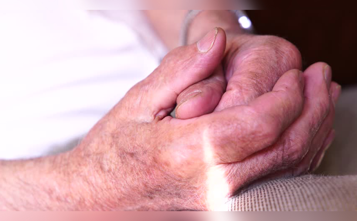 علاج تجاعيد مفاصل اليدين