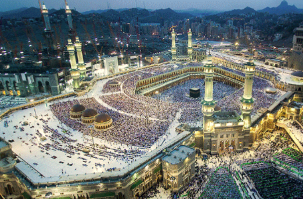 الشهر الكريم يفيض بالمؤمنين