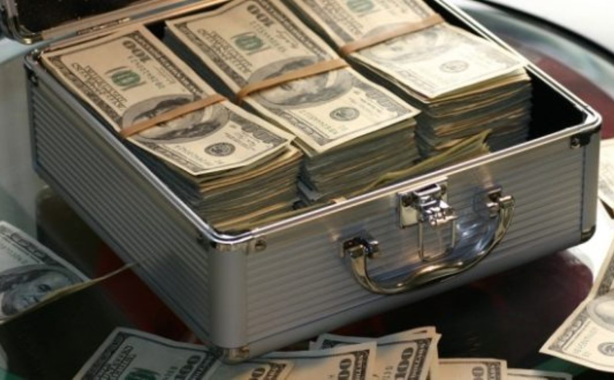 سعودي يتعرض للاحتيال بمبلغ 250 الف دولار في المونديال