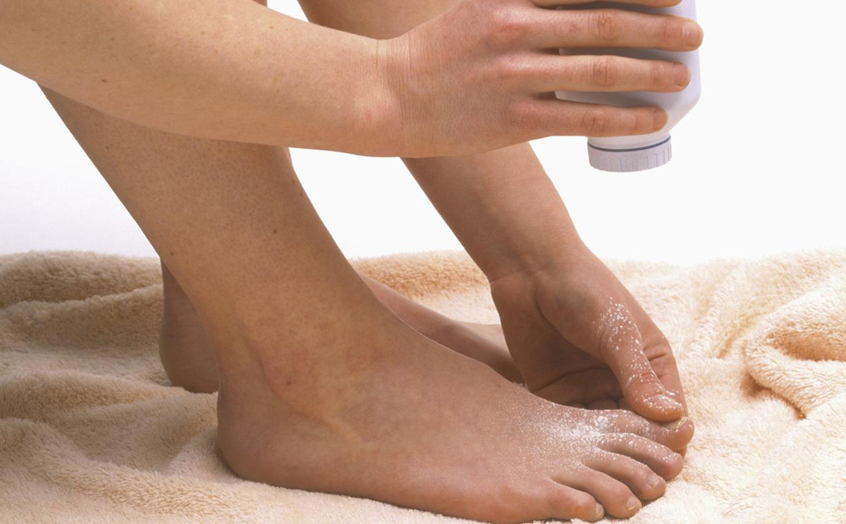 طرق علاج فطريات القدم