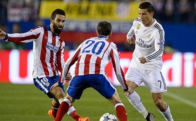 من مباراة اتلتيكو مدريد وريال مدريد في دوري ابطال اوروبا.