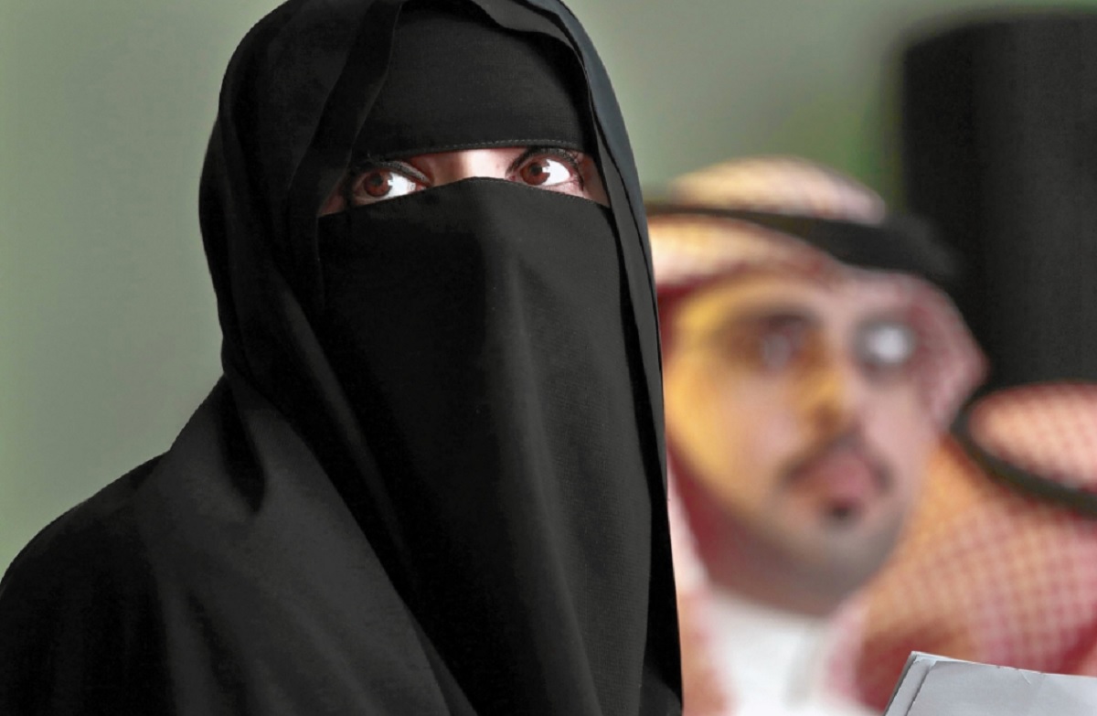 سيدة سعودية