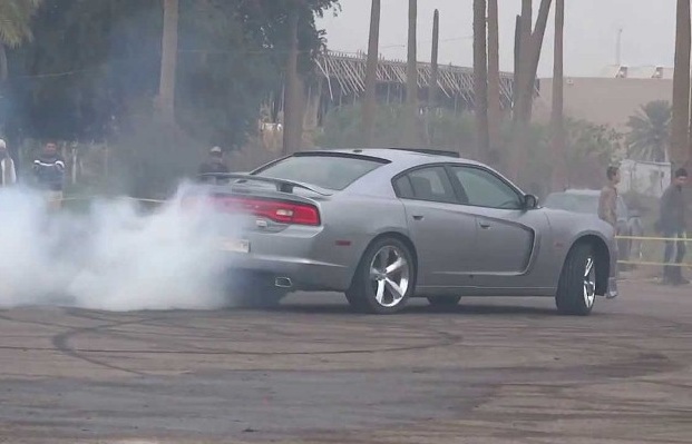 فيديو تفحيط شاب وفتاة في السعودية