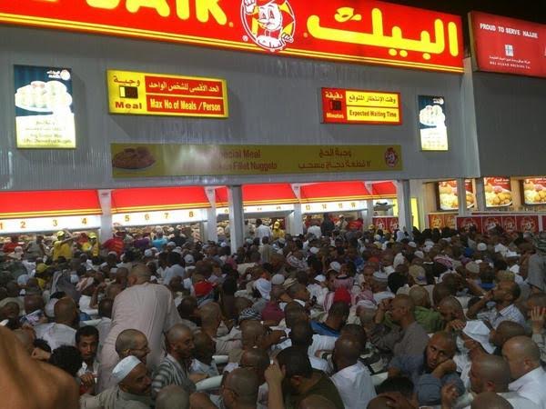 ليست المرة الأولى التي يشهد فيها المطعم هذه الزحمة