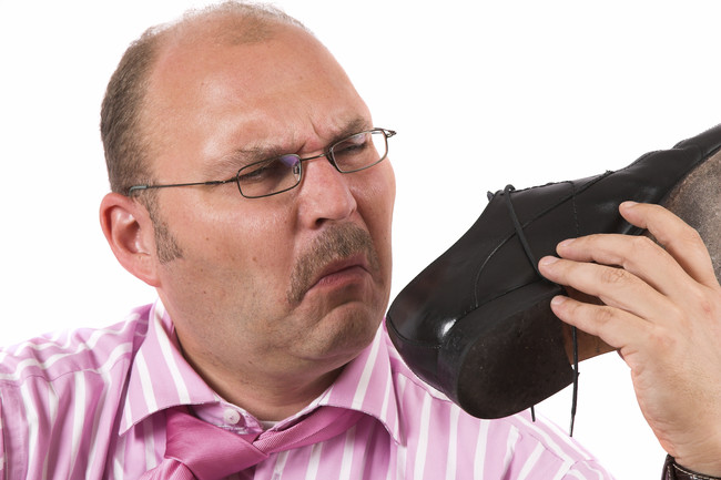 طرق التخلص من رائحة القدمين الكريهة