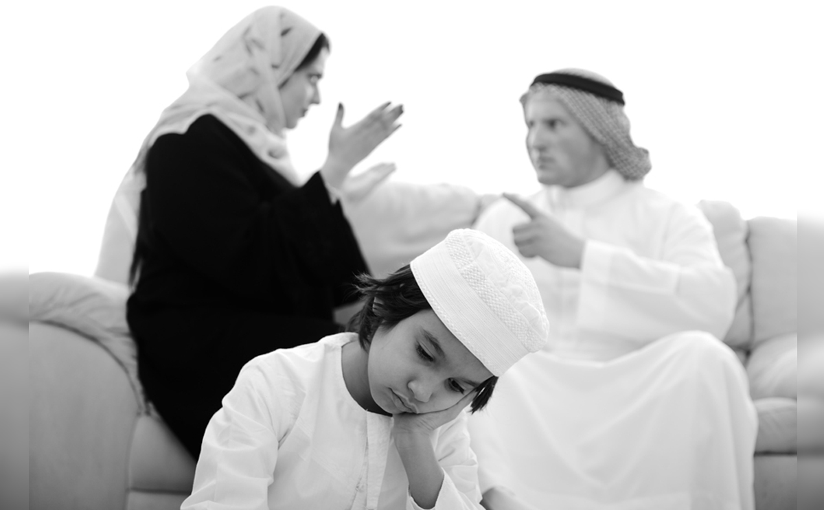 زوج يطلق زوجته لانها اخته