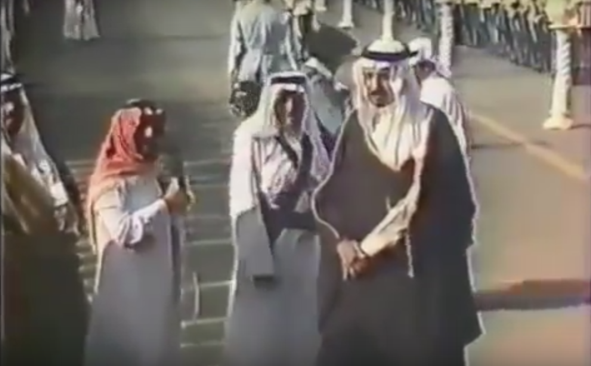 صورة من لقاء قديم للملك سلمان اثناء استقبال الملك خالد