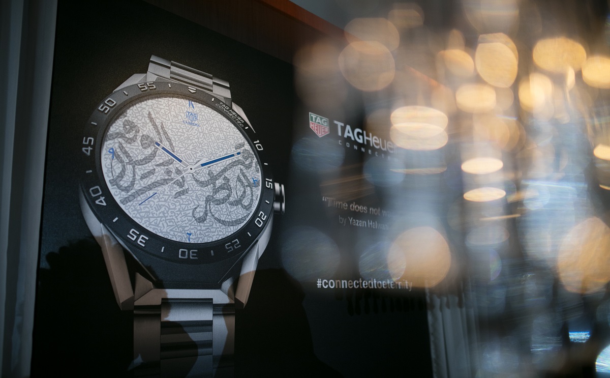 ساعة ذكية بواجهة عربية من  TAG Heuer