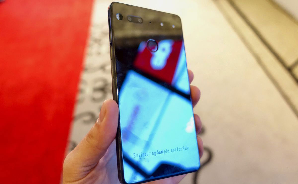 مواصفات جوال Essential PH-1 