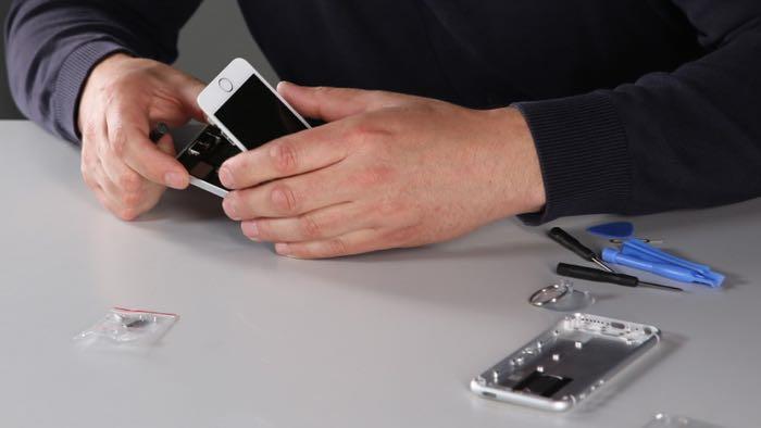 العمل على تحويل هاتف ايفون SE لايفون 6S