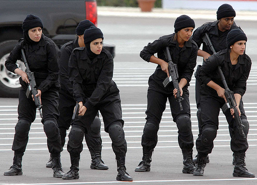 شرطة نسائية كويتية