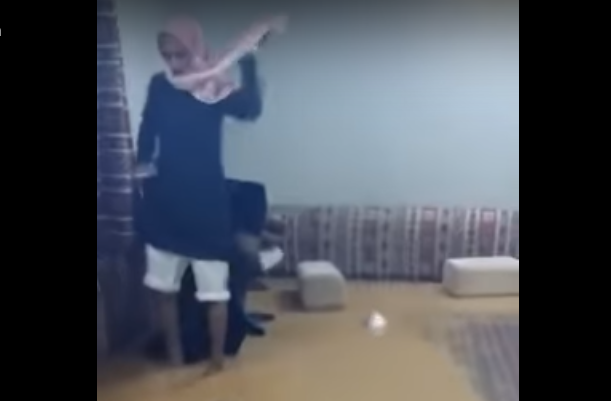 مقطع فيديو لسيول في السعودية تغمر استراحة في لامطار