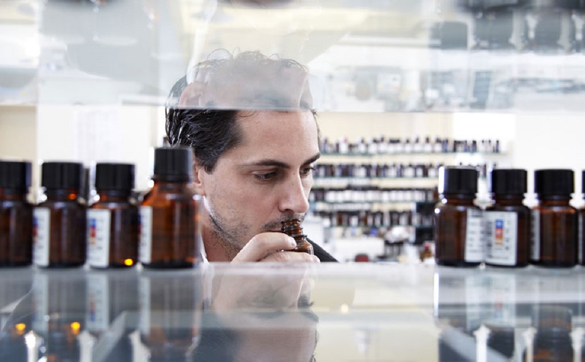 طريقة تركيب العطور