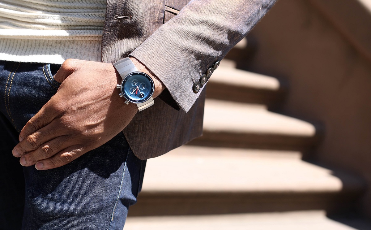  مجموعة MOVADO EDGE الجديدة