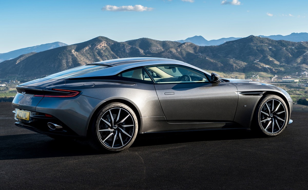 أستون مارتن دي بي 11 (astonmartin.com)