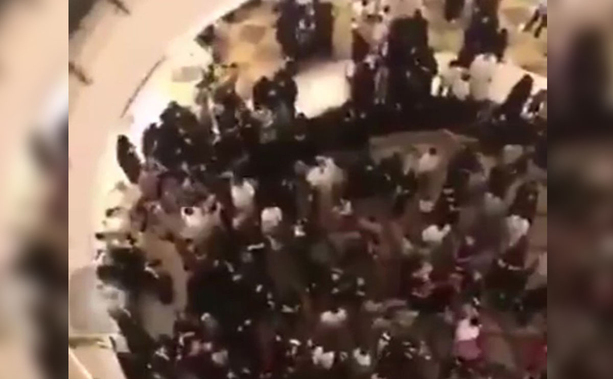 هكذا تجمهر الناس