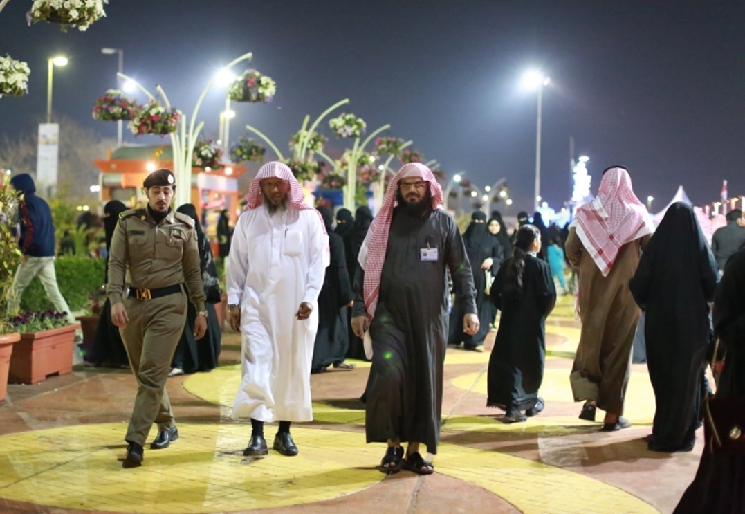أعضاء من هيئة الأمر بالمعروف