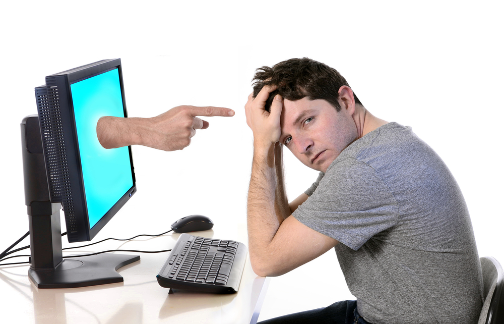 إبتزاز بالصور (Shutterstock)