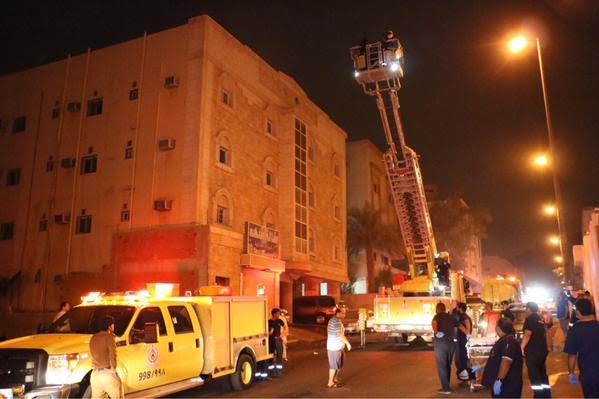 فرق الإطفاء وصلت إلى مكان الحادثة