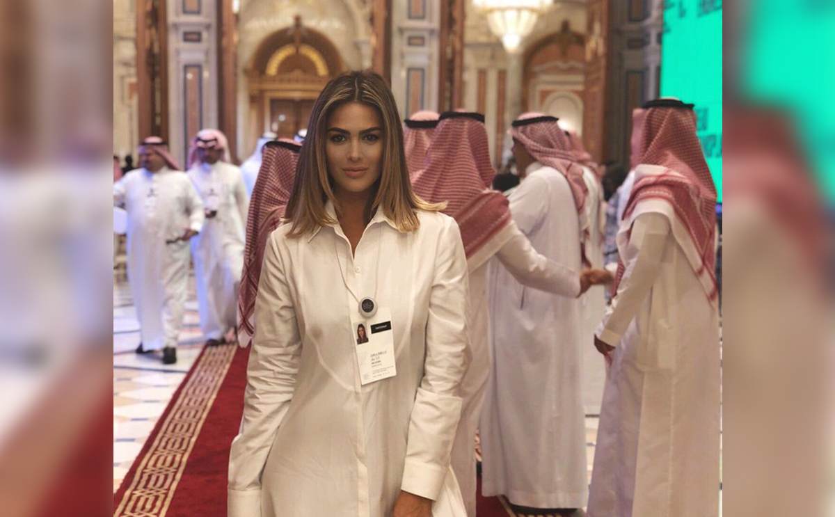 كارلا دي بيلو في السعودية (Instagram: carladibello)