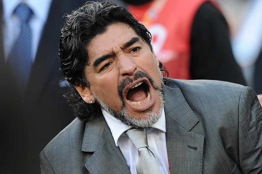 لاعب مثير للجدل قبل وبعد اعتزاله