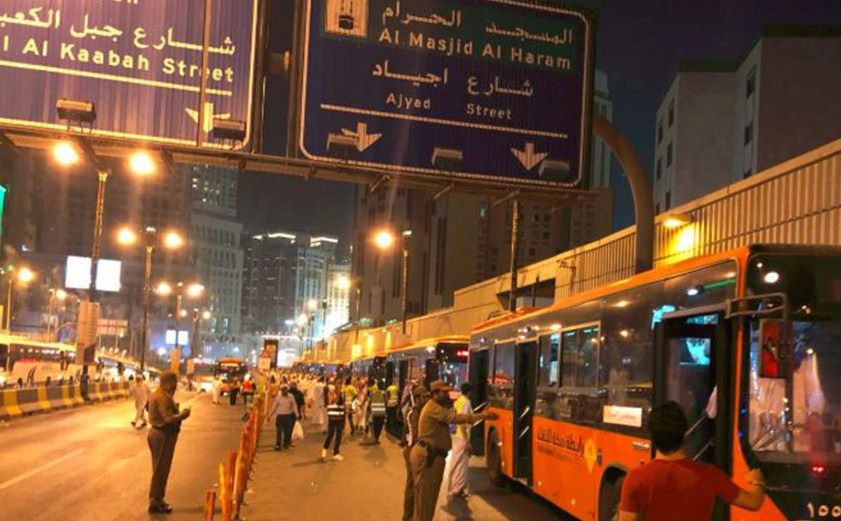حافلات نقل المعتمرين