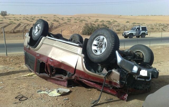7 نصائح لتجنب إنقلاب السيارة عند إنفجار الإطار
