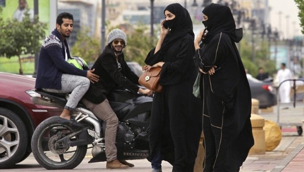 محاولة إعتداء مخيفة (رويترز)
