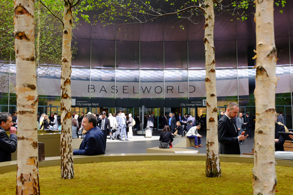 معرض Baselworld 2015 للساعات في سويسرا