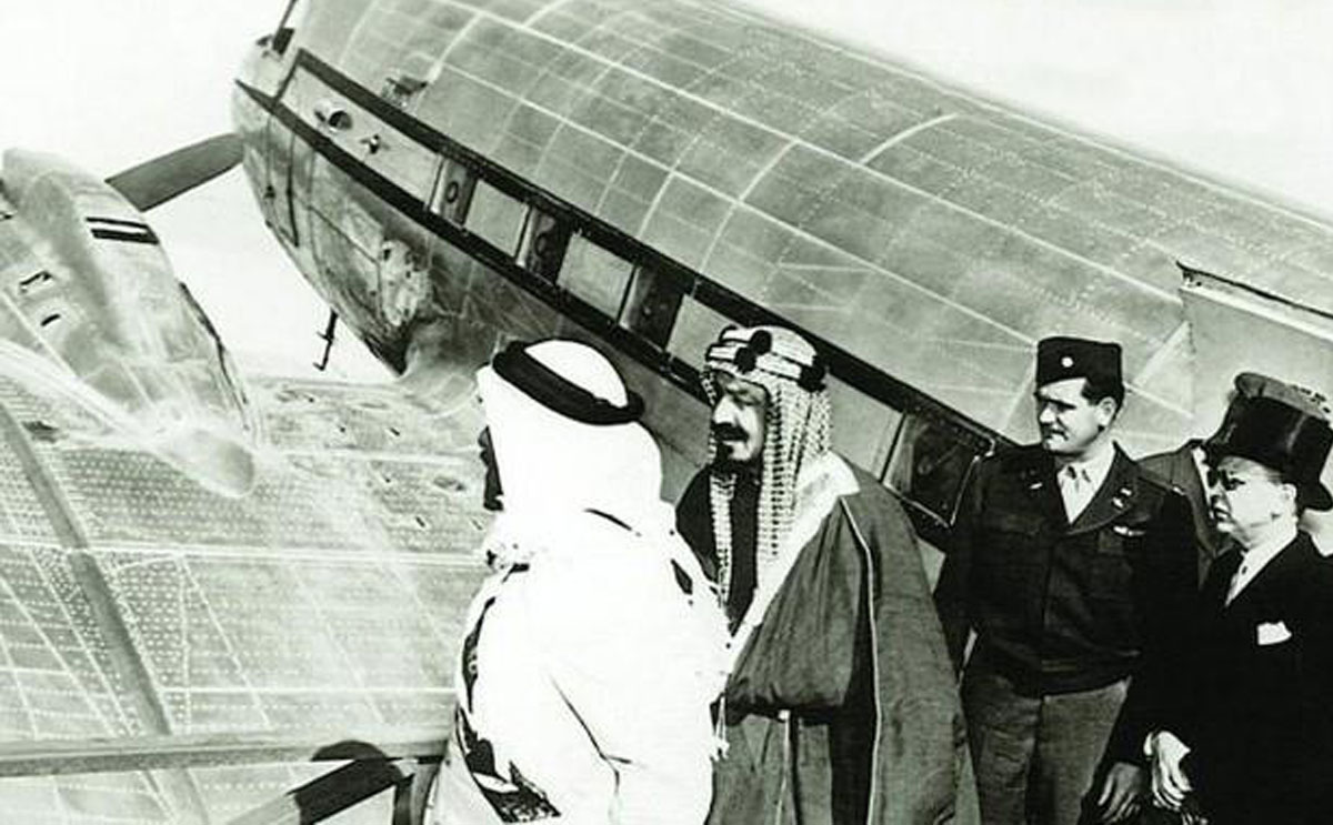 ما هي اول طائرة حطت في السعودية