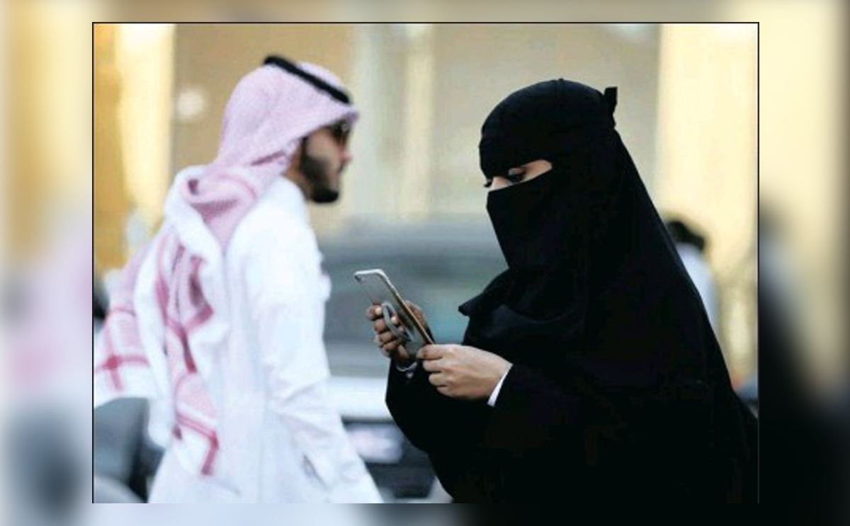 سعودية تفضح خيانة زوجها