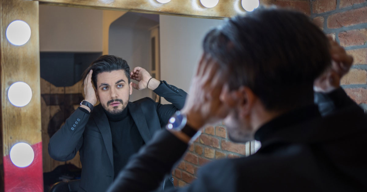 مراحل نمو الشعر بعد الزراعة