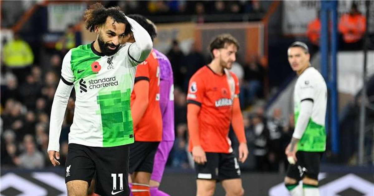 مباراة لوتون تاون ضد ليفربول