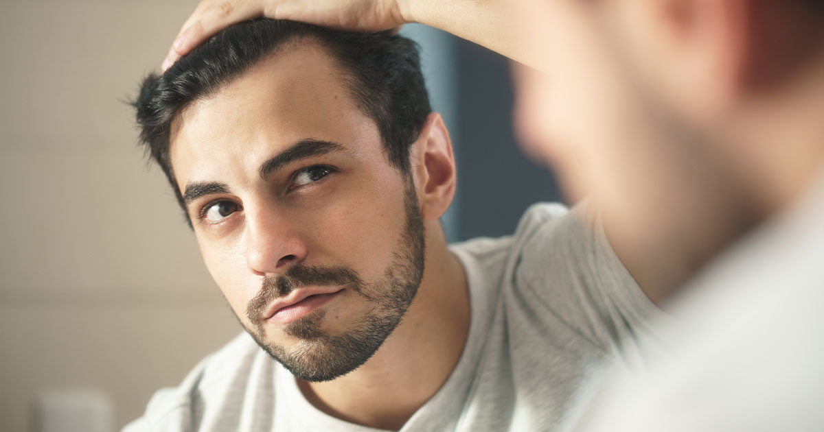 أسباب تساقط الشعر المفاجئ...وراثي أم مرضي