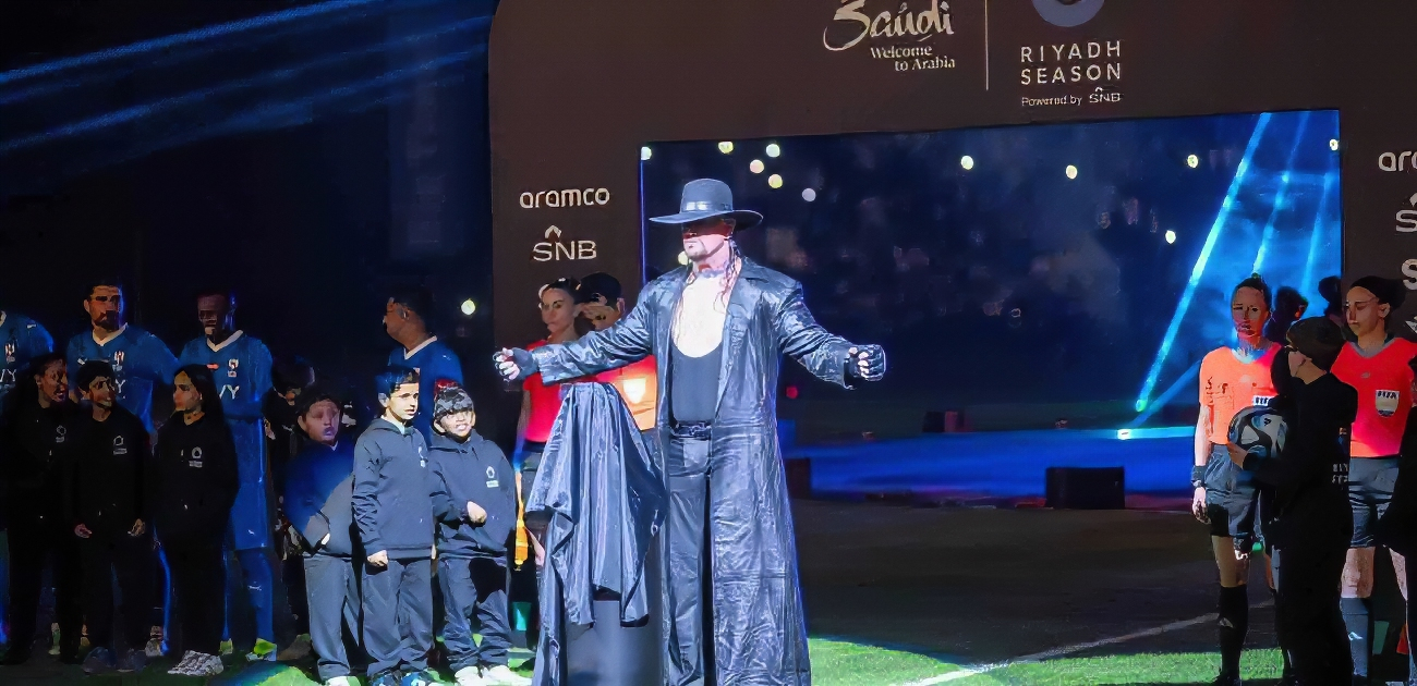 اندرتيكر يتوّج بطل كأس موسم الرياض في حضور عالمي مُلفت